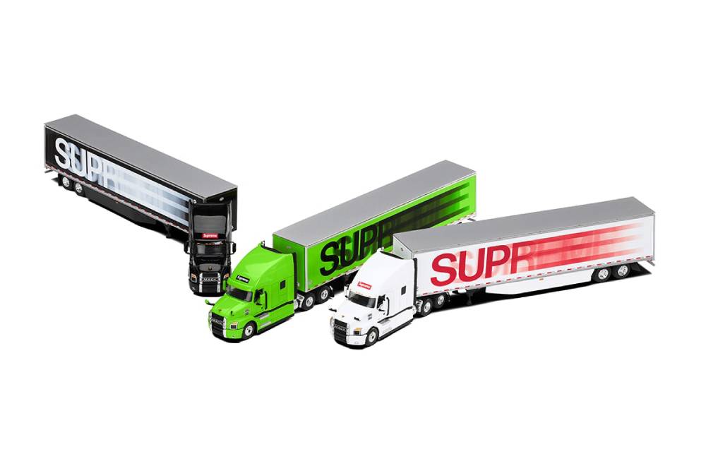 Аксессуары Supreme