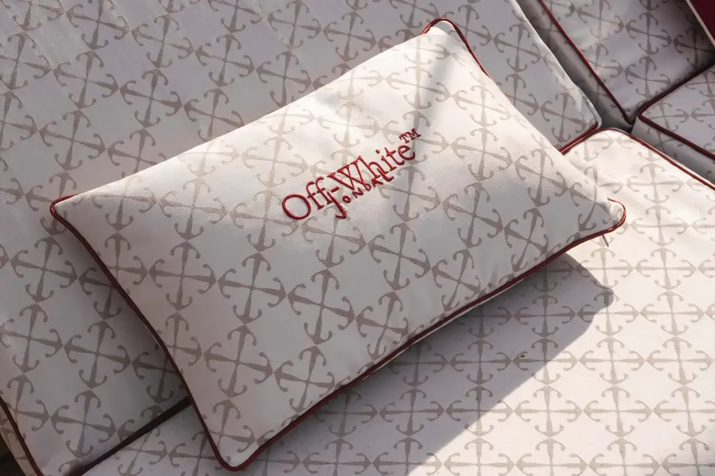 Off-white на Ибице