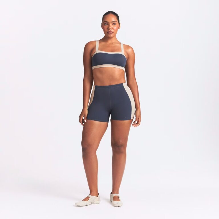 Шорты Nike x SKIMS Matte Shine Mix 25" Biker Short