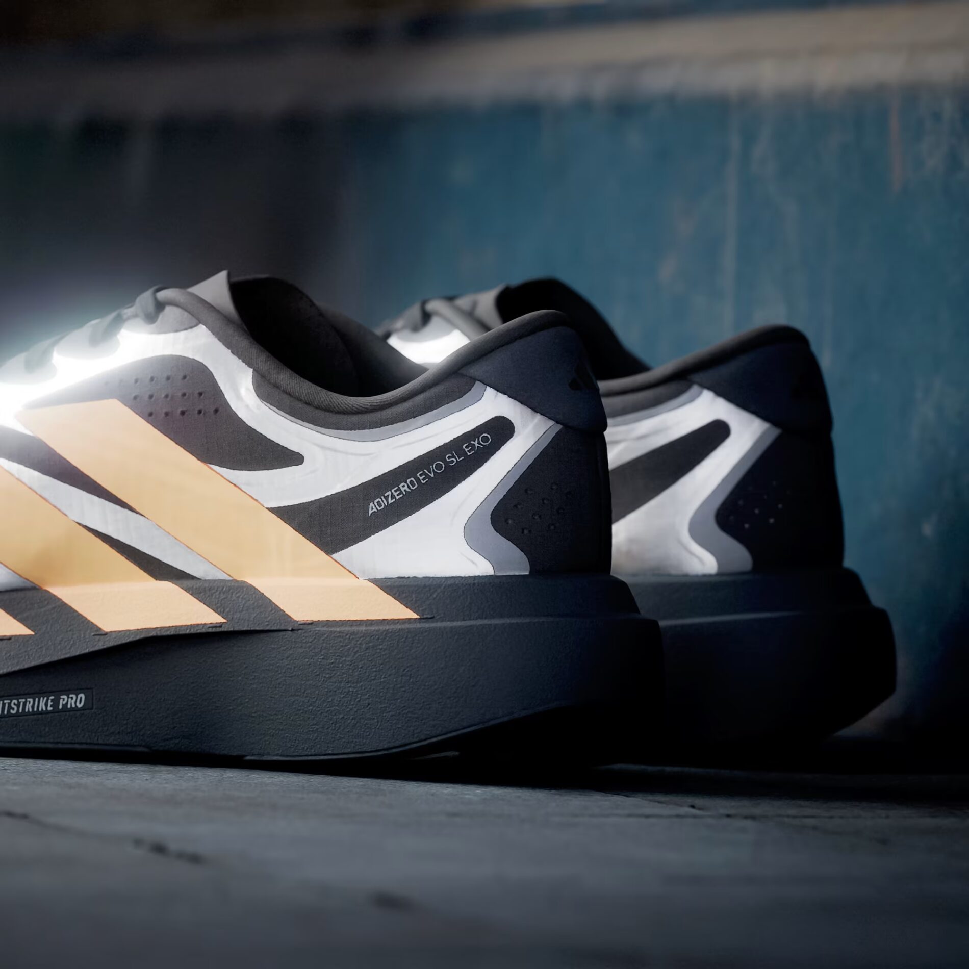 Купить Кроссовки Унисекс Adidas Adizero Evo SL EXO 'Carbon / Lucid
