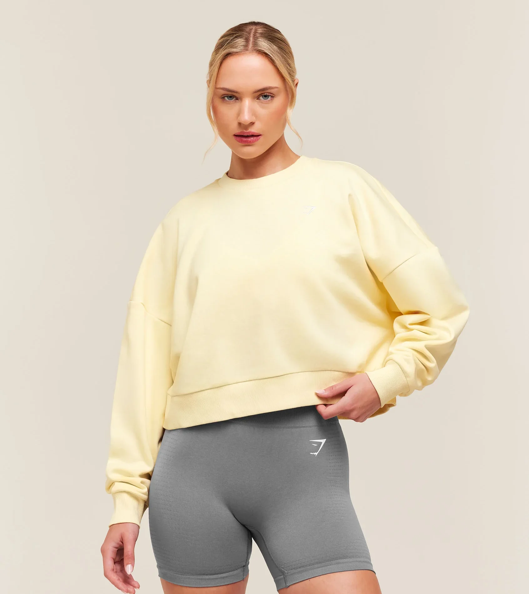 Свитшот GymShark Training Oversized Boxy Sweatshirt Butter Yellow