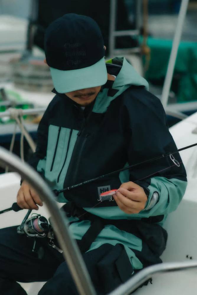 Коллаборация Helly Hansen и Chaos Fishing Club