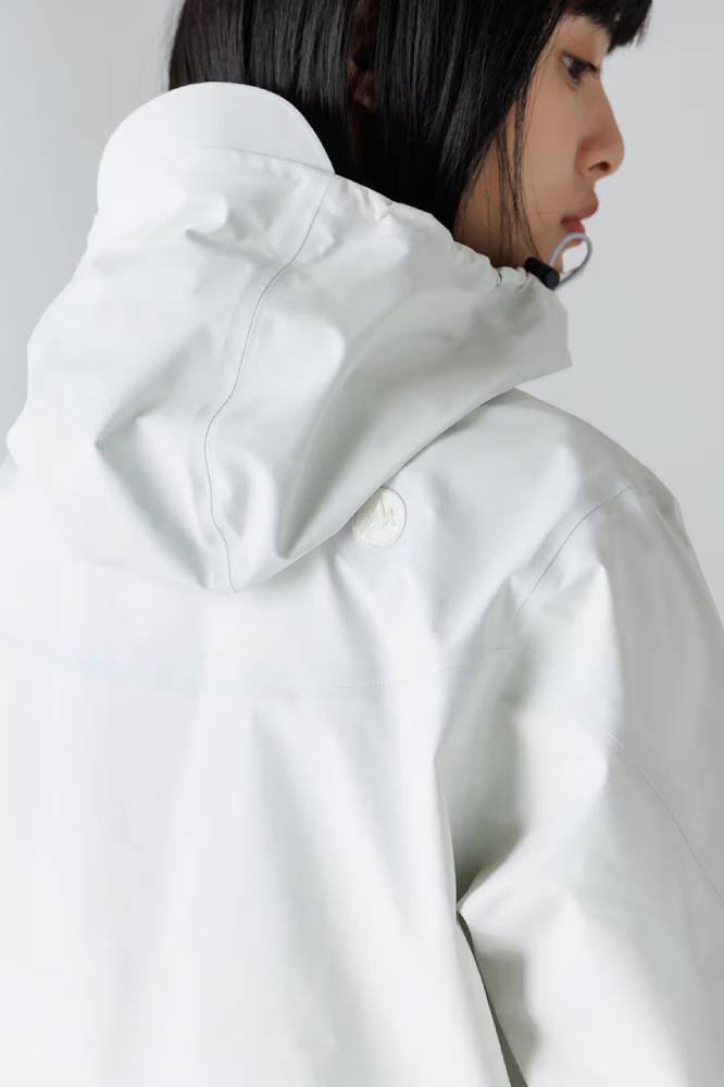 Женская куртка Marmot: Новая коллекция SS25