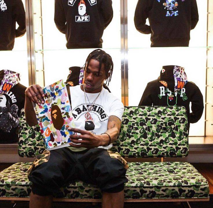 Коллаборация Travis Scott с BAPE